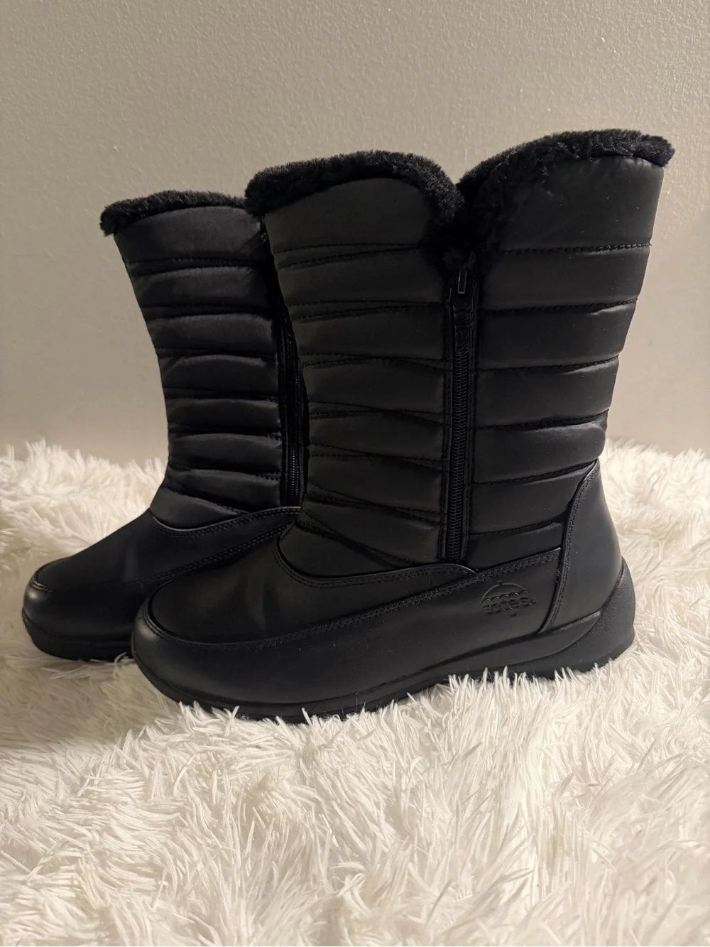 Totes Women Black Insulated Snow Boots with Faux Fur Cuff Size 10